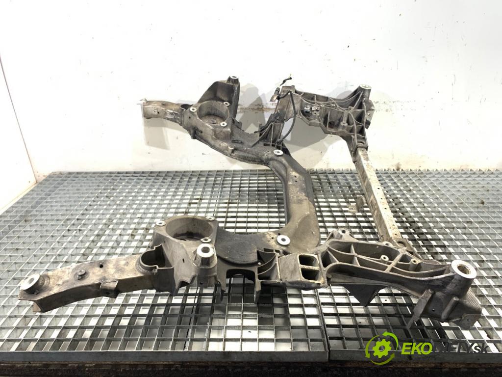 BMW F11 Kombi 2015 230 kW 535 d xDrive 2993 Výstuha pod Motor 6797647 (Výstuha predná)