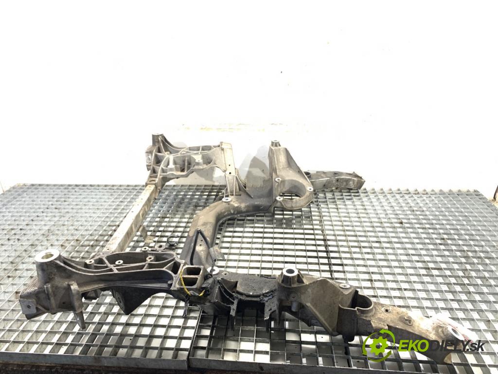 BMW F11 Kombi 2015 230 kW 535 d xDrive 2993 Výstuha pod Motor 6797647 (Výstuha predná)