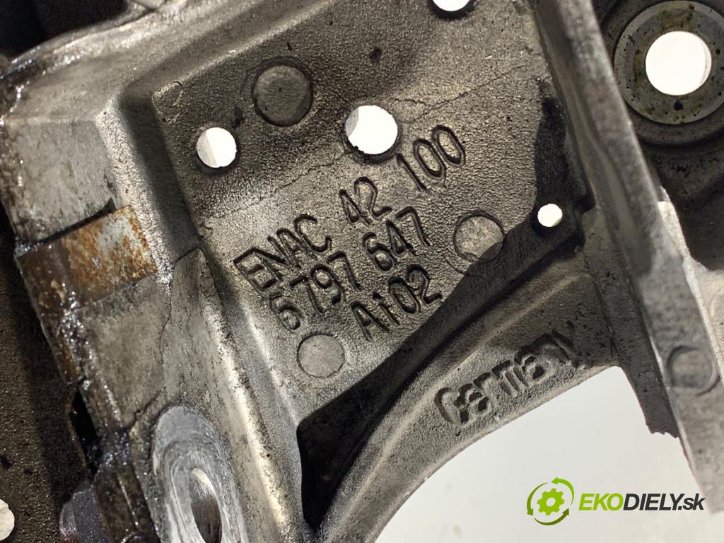 BMW F11 Kombi 2015 230 kW 535 d xDrive 2993 Výstuha pod Motor 6797647 (Výstuha predná)