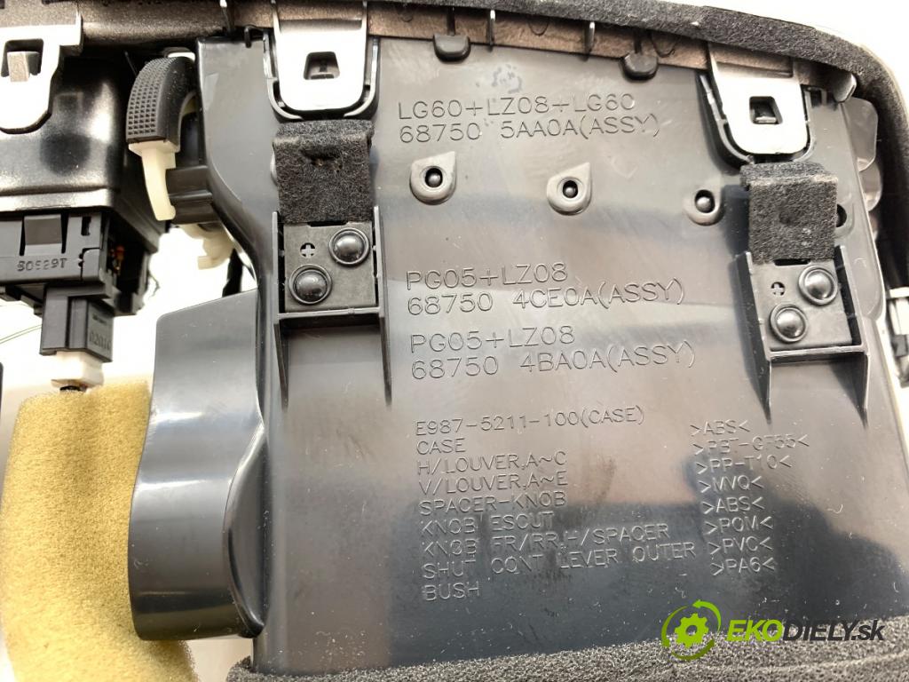 NISSAN X-TRAIL T32 SUV 2015 120 kW 1.6 DIG-T (T32) 1618 Mriežky kúrenia predný 687505AA0A