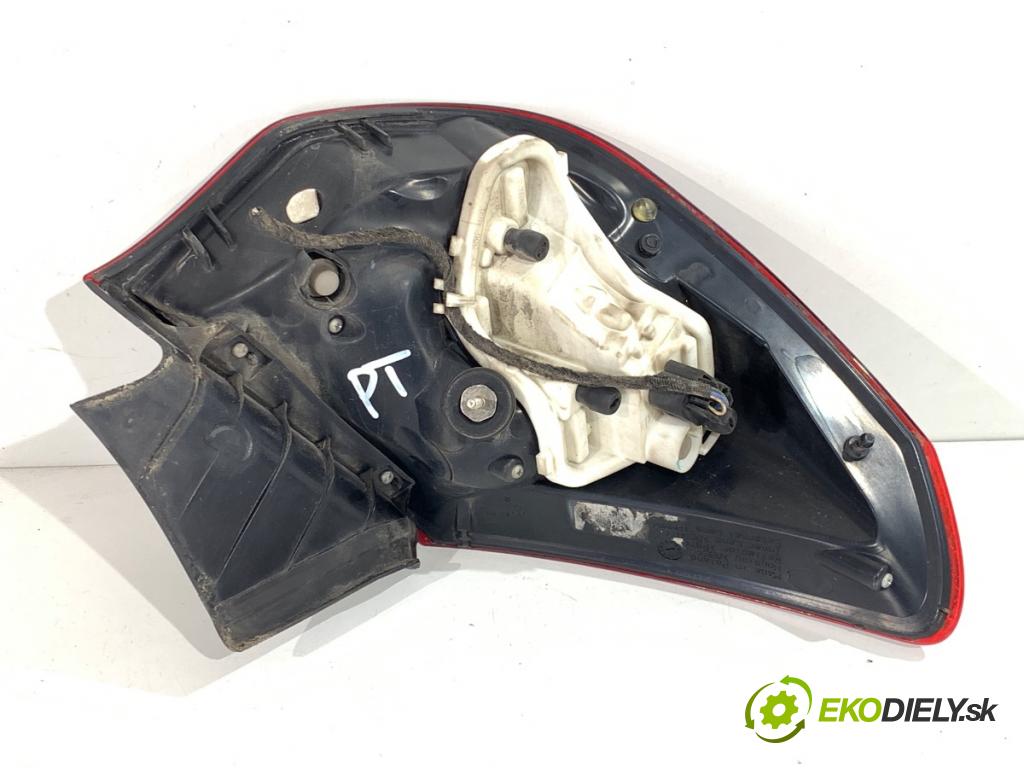 OPEL ASTRA J liftback 2010 81 kW 1.7 CDTI (68) 1686 světlo pravý zadní část
