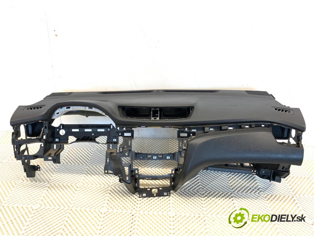 NISSAN X-TRAIL T32 SUV 2015 120 kW 1.6 DIG-T (T32) 1618 palubní doska  (Palubní deska)