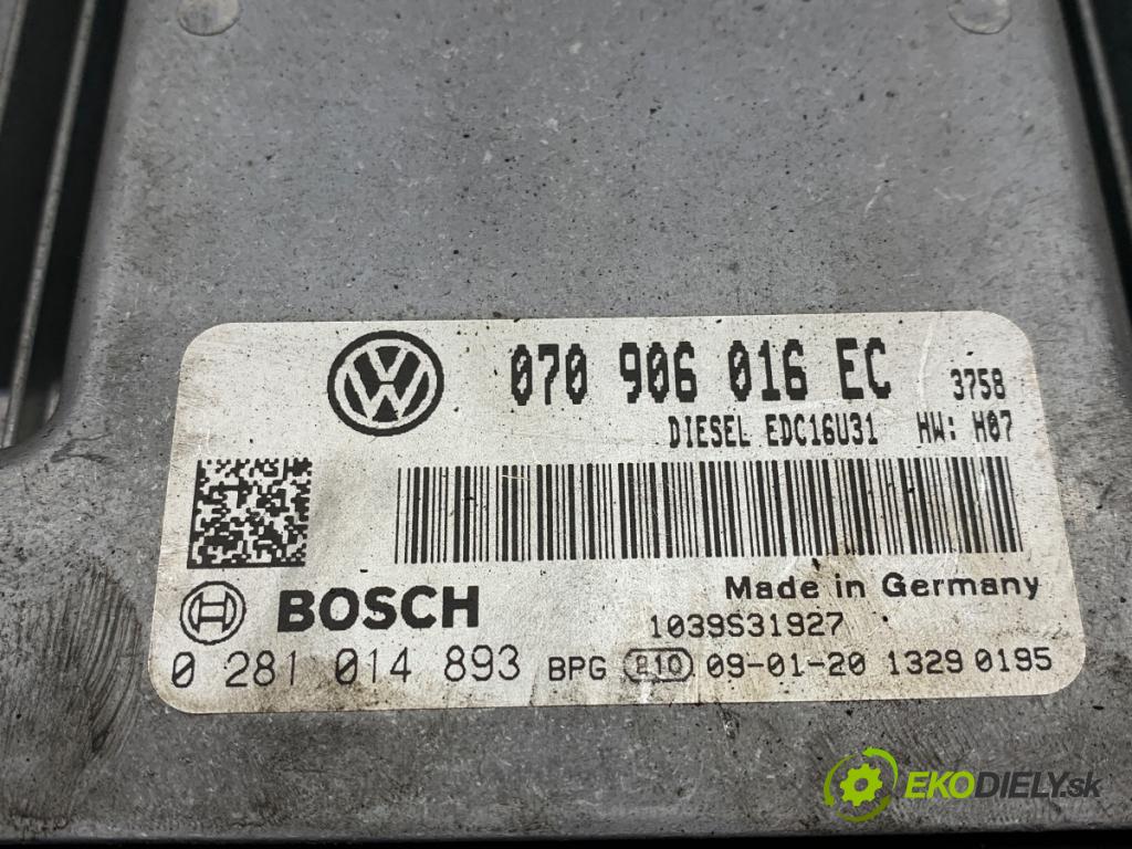 VW TRANSPORTER T5 Autobus 2009 96 kW 2.5 TDI 2461 řídící jednotka motora 070906016EC (Řídicí jednotka)