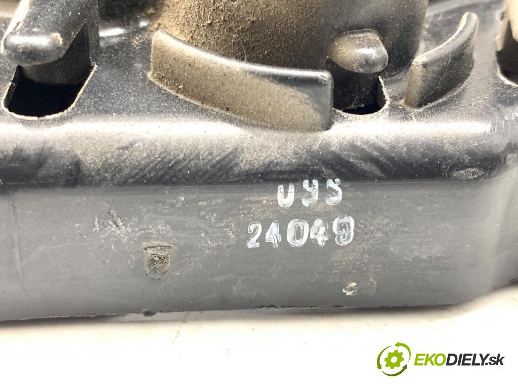 VW TRANSPORTER T5 Autobus 2009 96 kW 2.5 TDI 2461 zámok Dvere posúvne pravy zad 2K0843604