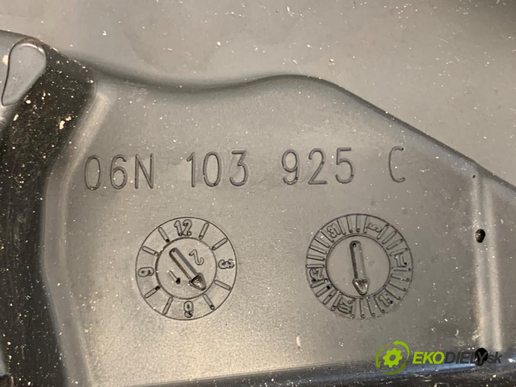AUDI Q5 FY SUV 2021 195 kW 55 TFSI e quattro 1984 kryt motora 06N103925C (Kryt motoru )