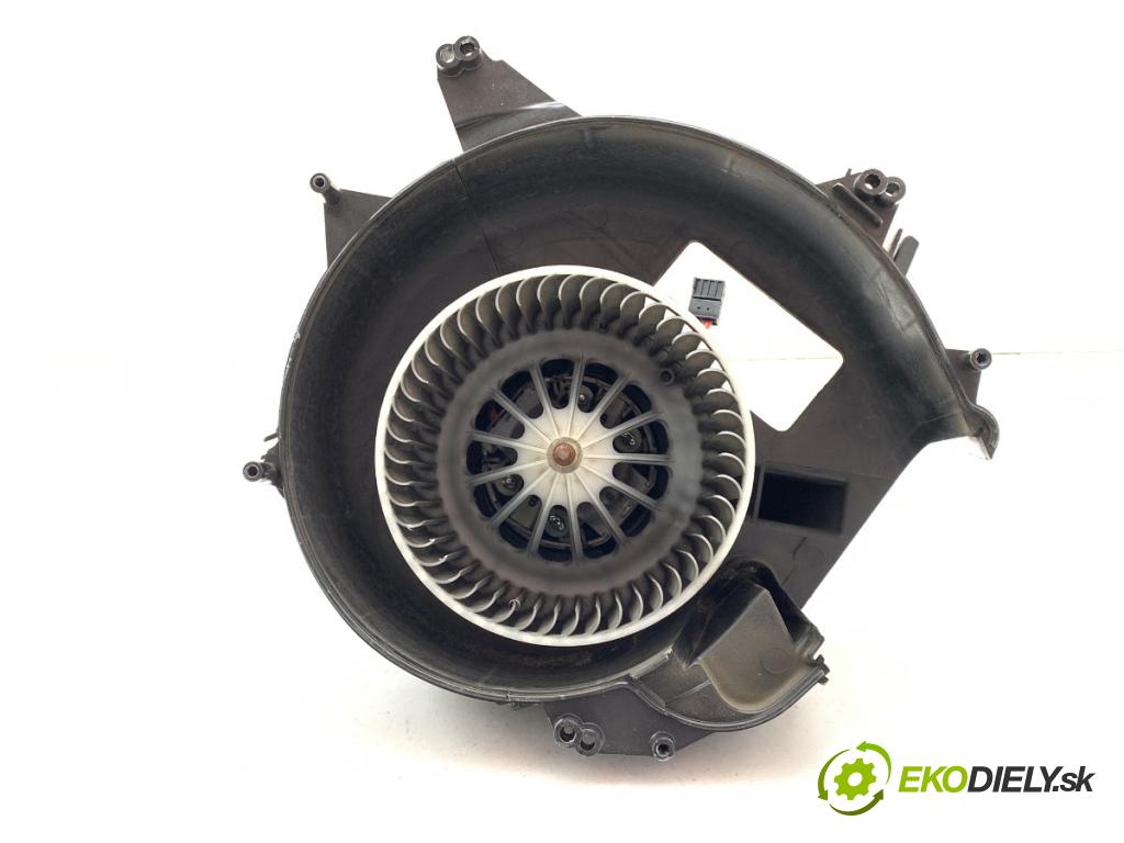 BMW F11 Kombi 2015 230 kW 535 d xDrive 2993 ventilátor kúrenia 