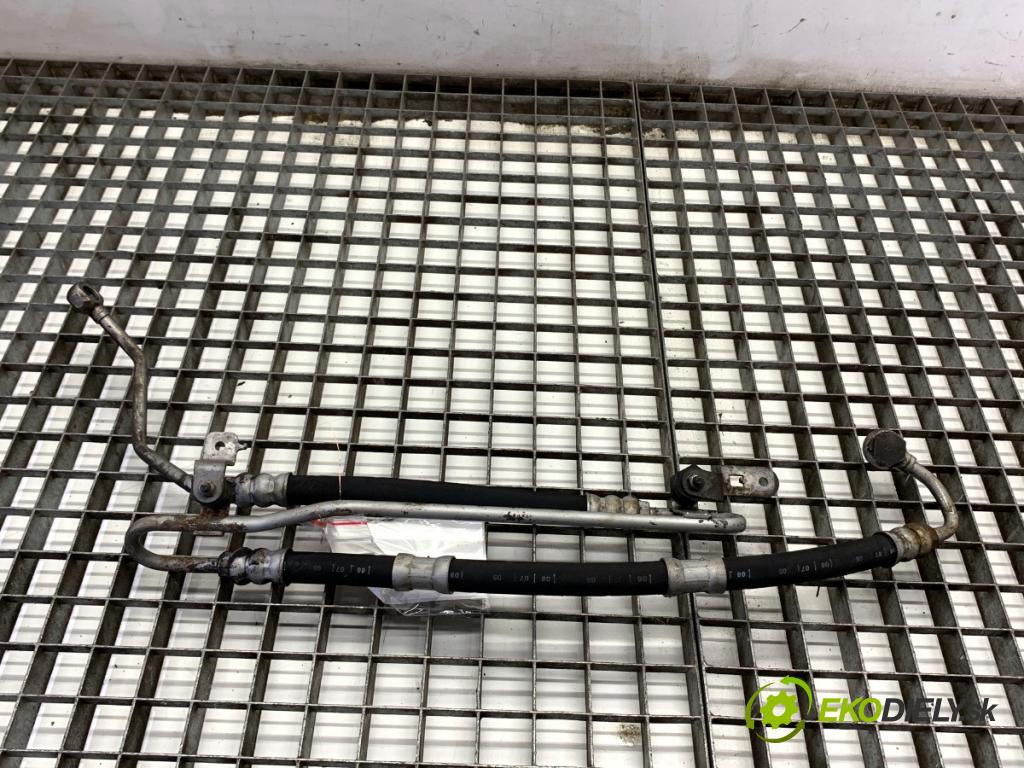 BMW E90 sedan 2006 120 kW 320 d 1995 hadice servočerpadlo 6766703 (Trubka servo čerpadla)