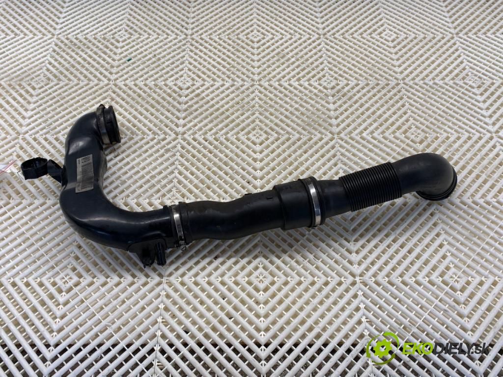 OPEL ASTRA J liftback 2010 81 kW 1.7 CDTI (68) 1686 Rúra vzduchu 55577108
