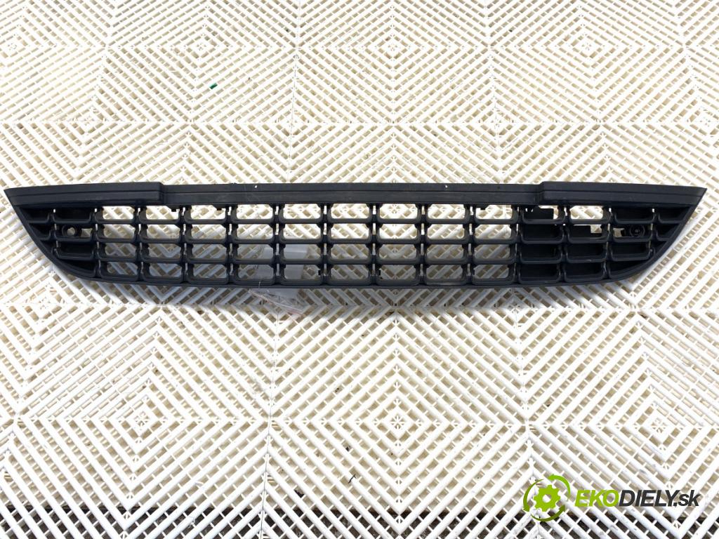 OPEL ASTRA J liftback 2010 81 kW 1.7 CDTI (68) 1686 mří nárazníka přední část 13266567 (Přední mřížka (maska chladiče))