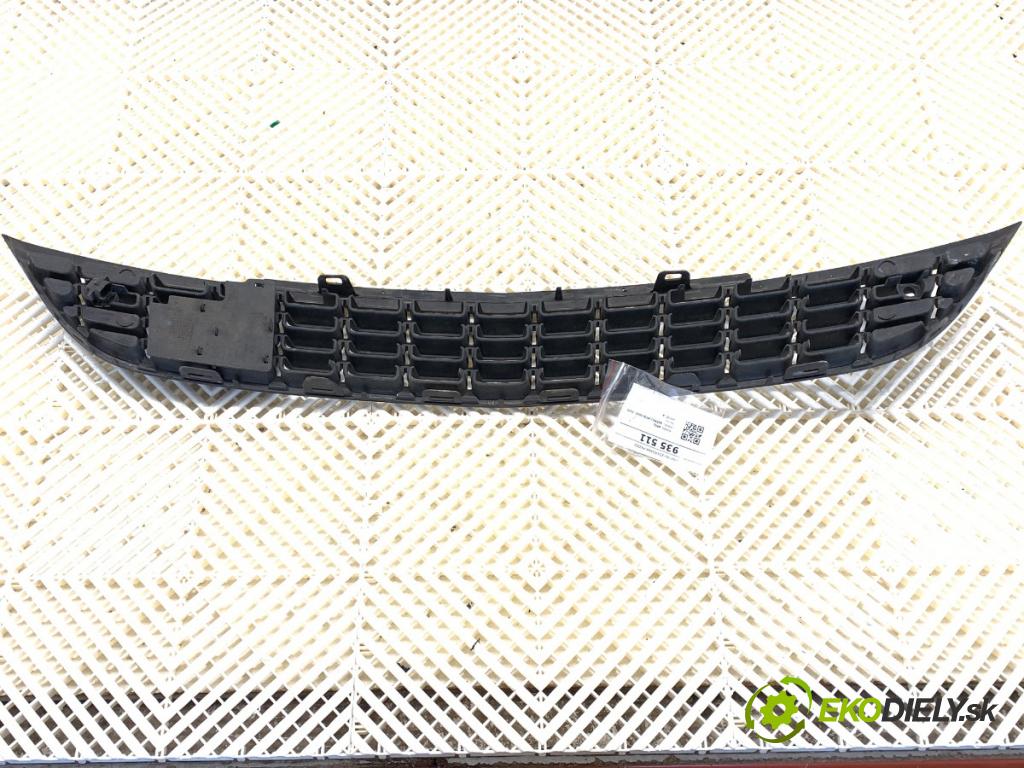 OPEL ASTRA J liftback 2010 81 kW 1.7 CDTI (68) 1686 mří nárazníka přední část 13266567 (Přední mřížka (maska chladiče))