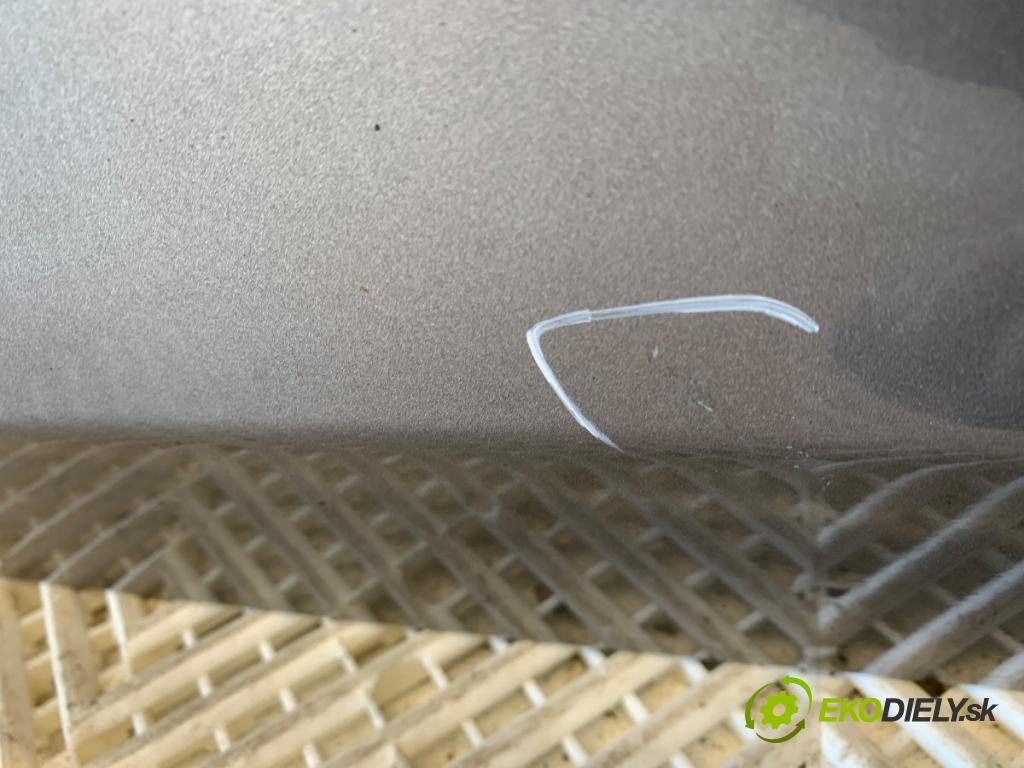 HYUNDAI i30 liftback 2013 81 kW 1.6 CRDi 1582 Dvere ľavy predný