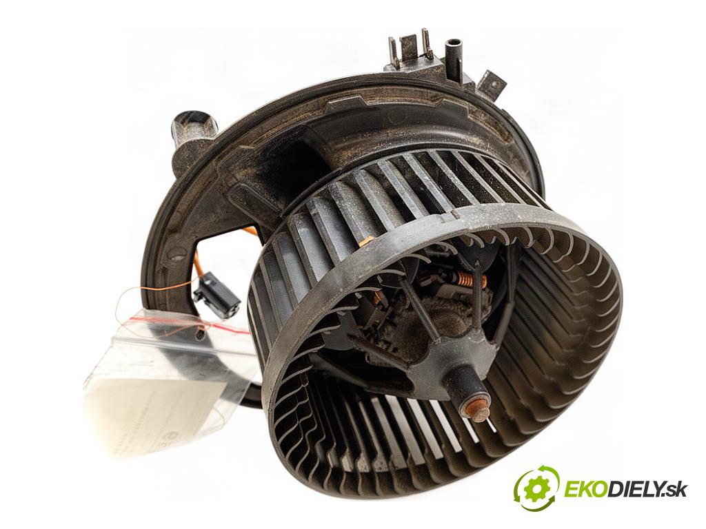 VW GOLF VII Kombi 2016 81 kW 1.6 TDI 1598 ventilátor kúrenia 5Q1819021B