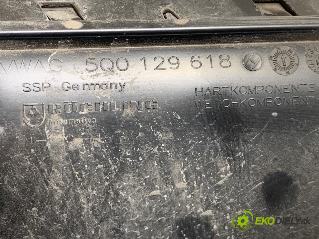 VW GOLF VII Kombi 2016 81 kW 1.6 TDI 1598 Obal filtra vzduchu 5Q0129607AE (Obal vzduchového filtra)