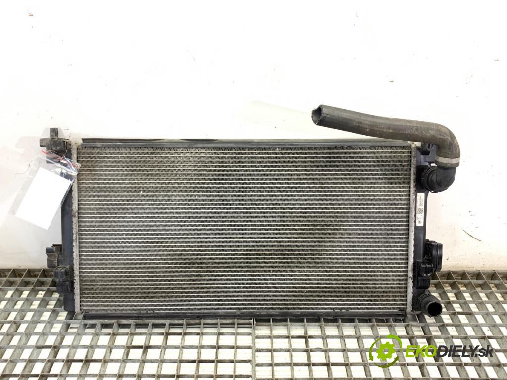 VW GOLF VII Kombi 2016 81 kW 1.6 TDI 1598 Chladič vody 5Q0121251EC (Chladič vody)