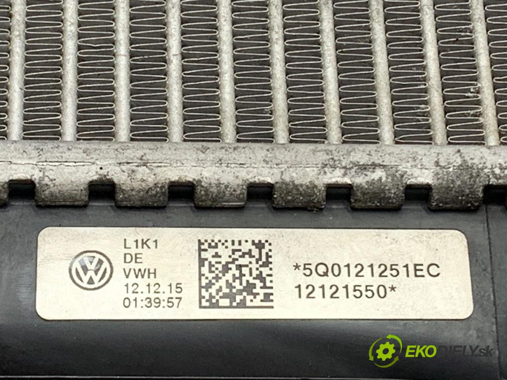 VW GOLF VII Kombi 2016 81 kW 1.6 TDI 1598 Chladič vody 5Q0121251EC (Chladič vody)