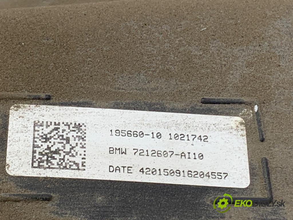BMW F11 Kombi 2015 230 kW 535 d xDrive 2993 nádržka SCR 7212607