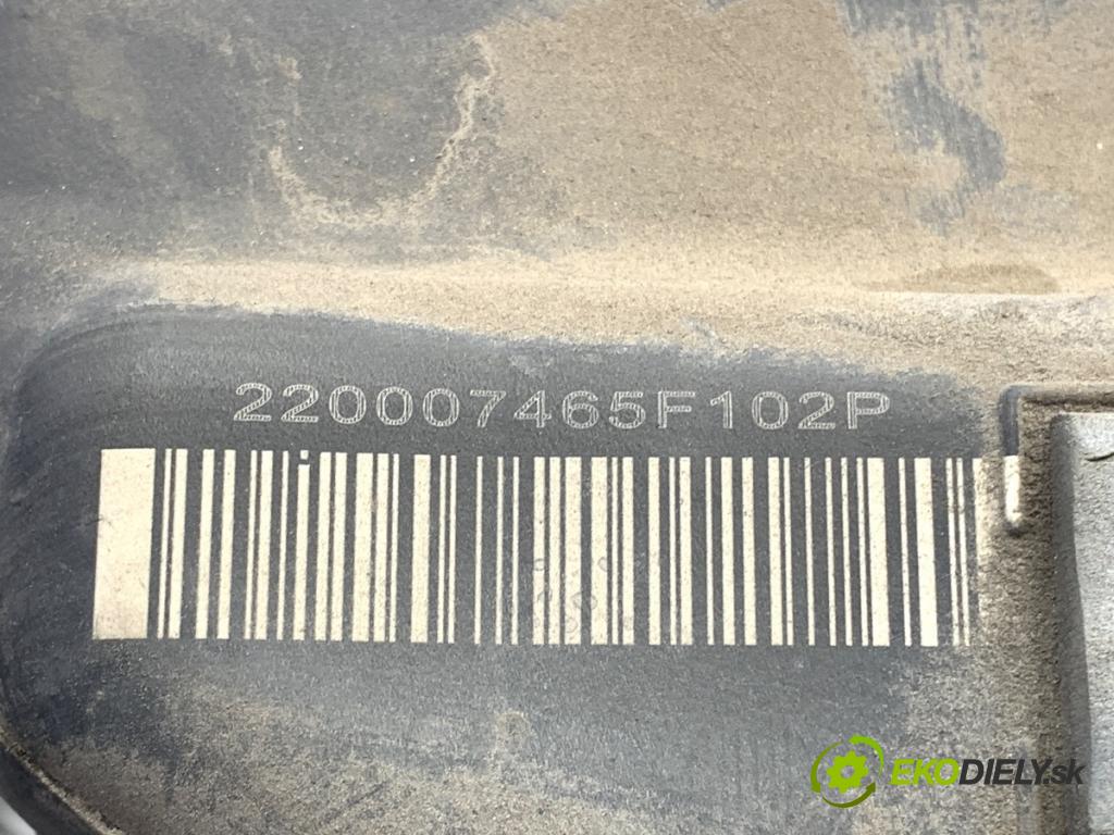 BMW F11 Kombi 2015 230 kW 535 d xDrive 2993 nádržka SCR 7212608
