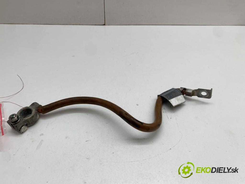 BMW E90 sedan 2006 120 kW 320 d 1995 svorka MINUS 6938488