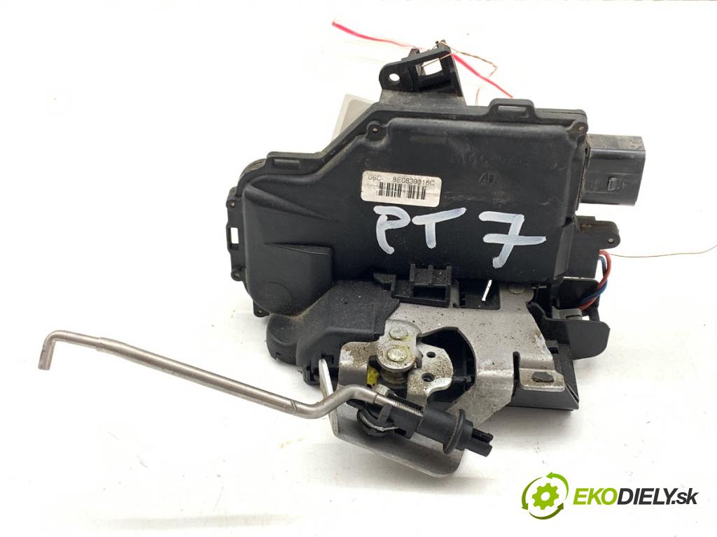 AUDI A4 B6 Kombi 2002 96 kW 1.9 TDI 1896 zámok Dvere pravy zad 8E0839016C