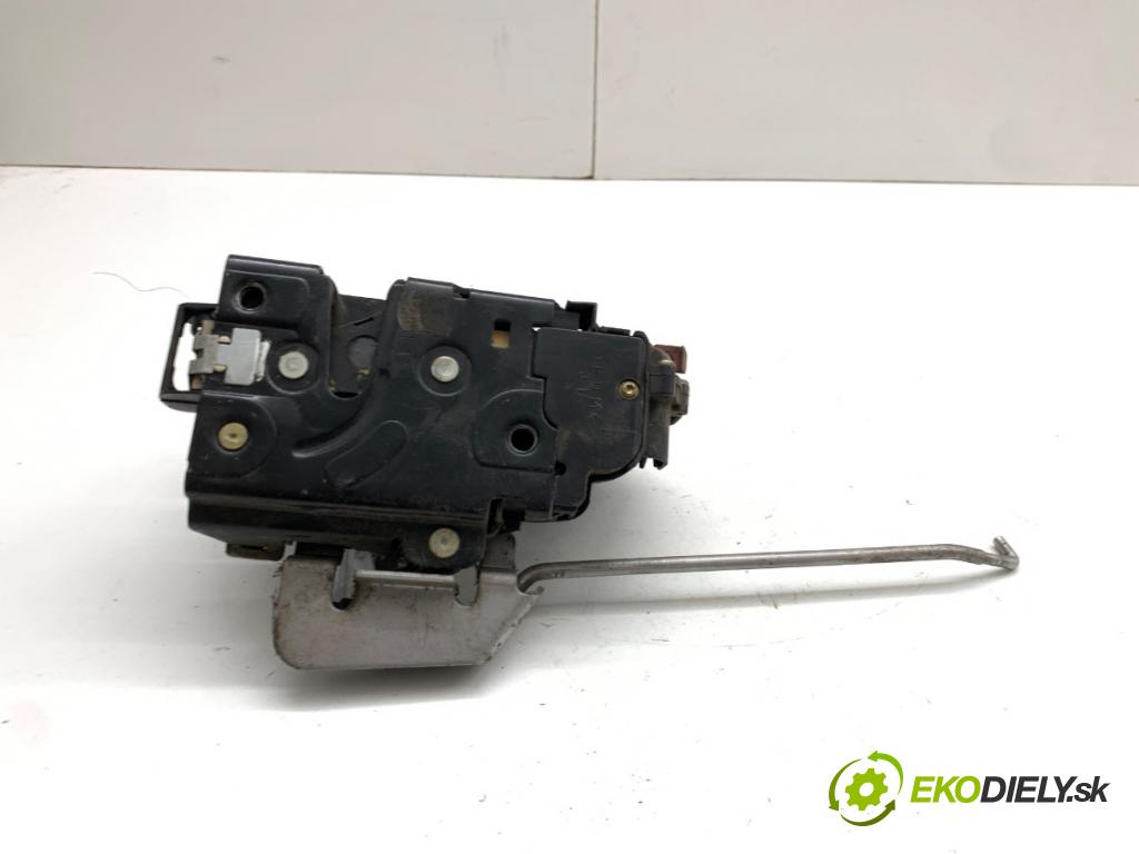AUDI A4 B6 Kombi 2002 96 kW 1.9 TDI 1896 zámok dveře pravý přední část 8E1837016C
