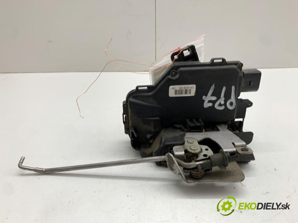 AUDI A4 B6 Kombi 2002 96 kW 1.9 TDI 1896 zámok dveře pravý přední část 8E1837016C