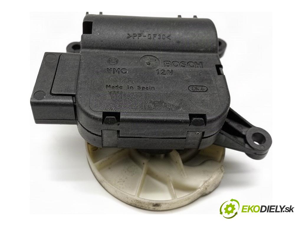 AUDI A4 B6 Kombi 2002 96 kW 1.9 TDI 1896 motor topení 8E1820511C