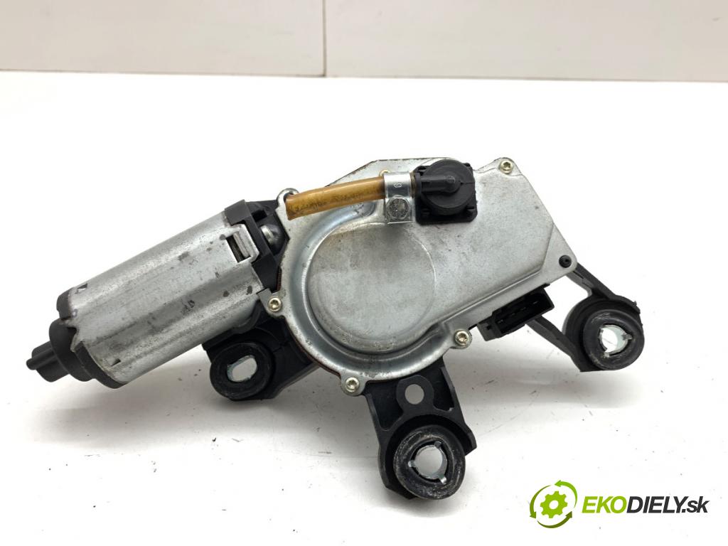 AUDI A4 B6 Kombi 2002 96 kW 1.9 TDI 1896 motor stěračů zadní část 