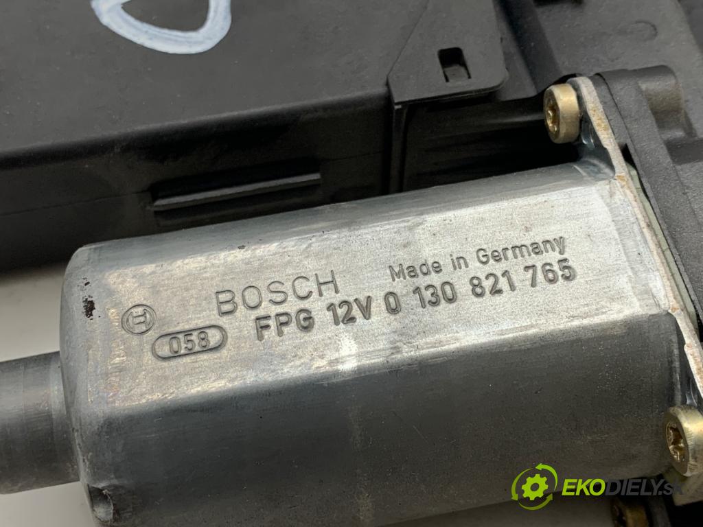 AUDI A4 B6 Kombi 2002 96 kW 1.9 TDI 1896 motor sťahovaní okna levý přední část 8E1959801B