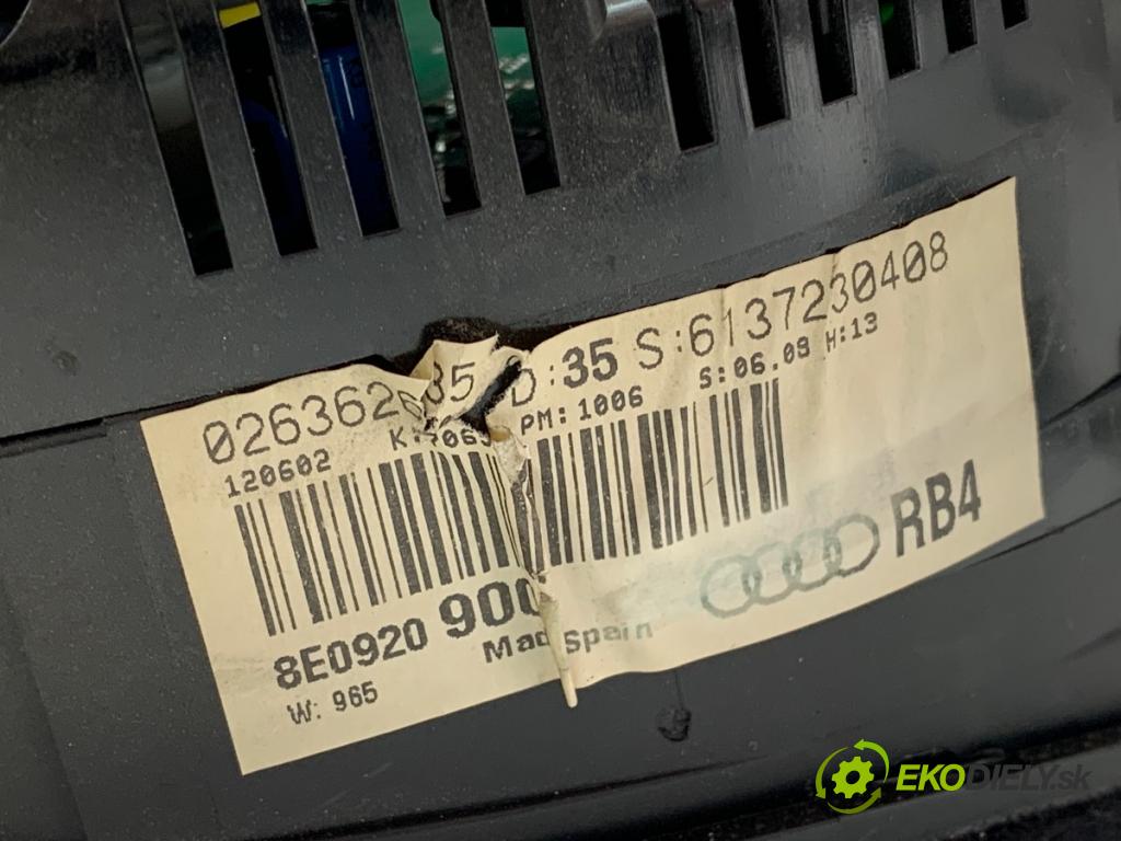 AUDI A4 B6 Kombi 2002 96 kW 1.9 TDI 1896 prístrojovka 8E0920900 (Přístrojová deska)