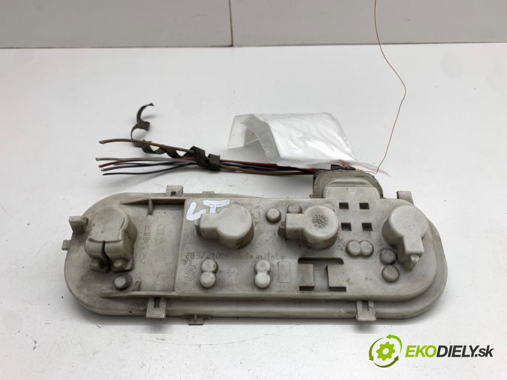 AUDI A4 B6 Kombi 2002 96 kW 1.9 TDI 1896 vložka svetla levý zadní část 8E9945257