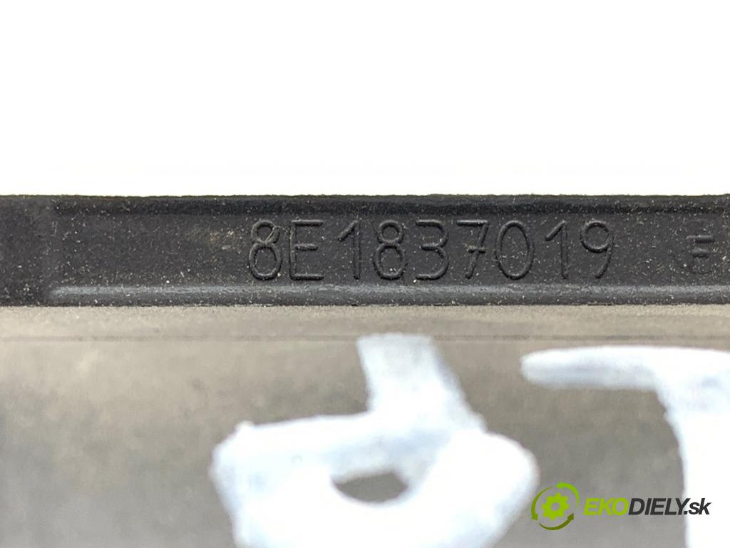 AUDI A4 B6 Kombi 2002 96 kW 1.9 TDI 1896 klika vnitřní levý přední část 8E1837019F