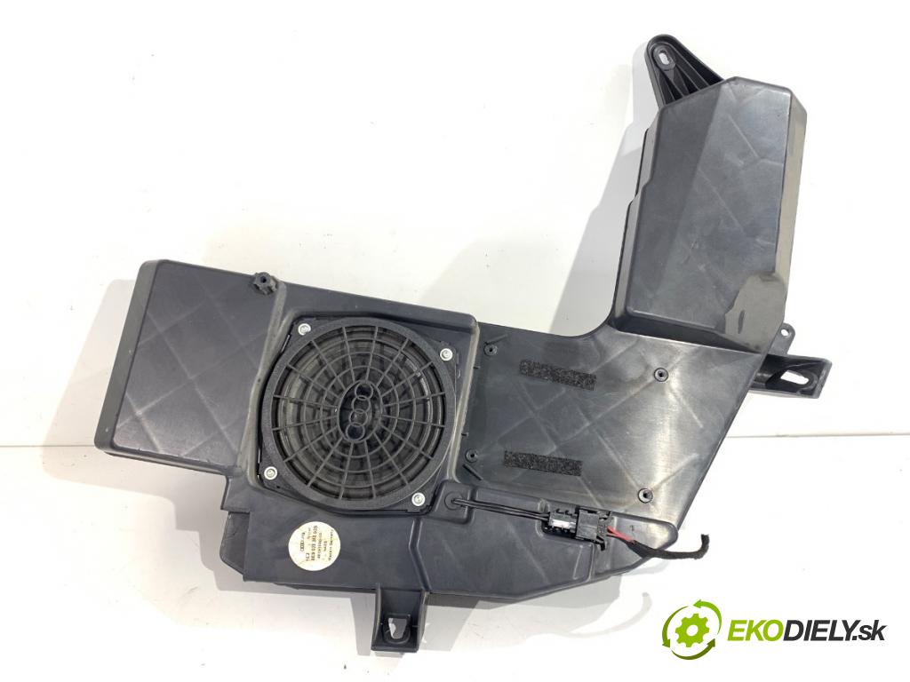 AUDI A4 B6 Kombi 2002 96 kW 1.9 TDI 1896 reproduktory 8E0035411