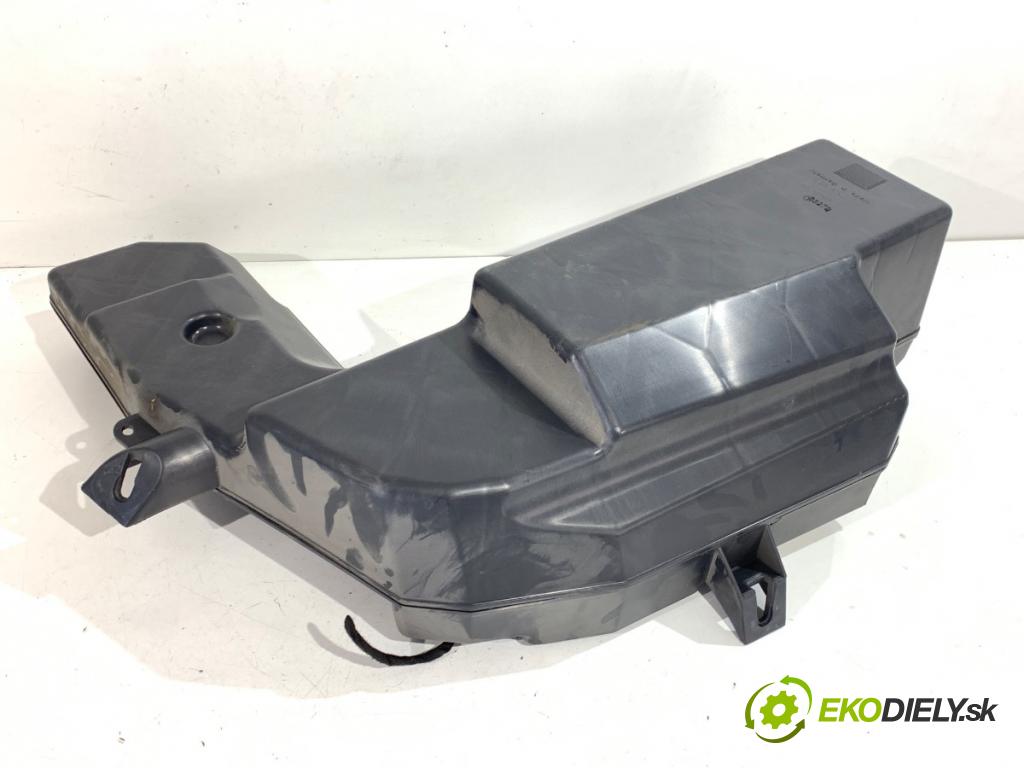 AUDI A4 B6 Kombi 2002 96 kW 1.9 TDI 1896 reproduktory 8E0035411