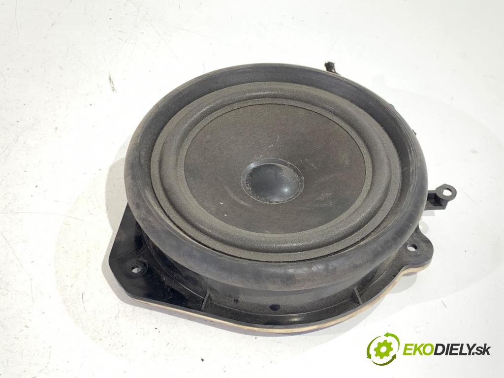 AUDI A4 B6 Kombi 2002 96 kW 1.9 TDI 1896 reproduktory 8E0035411
