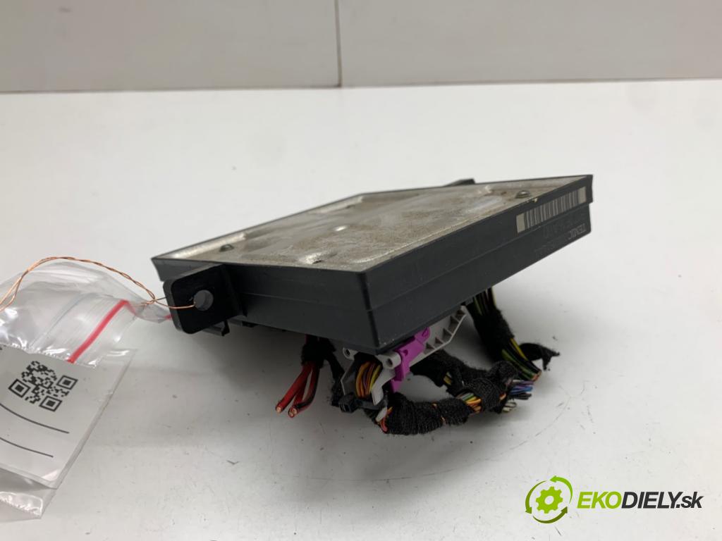 AUDI A4 B6 Kombi 2002 96 kW 1.9 TDI 1896 modul komfortu 8E0907279C (Komfortní modul)