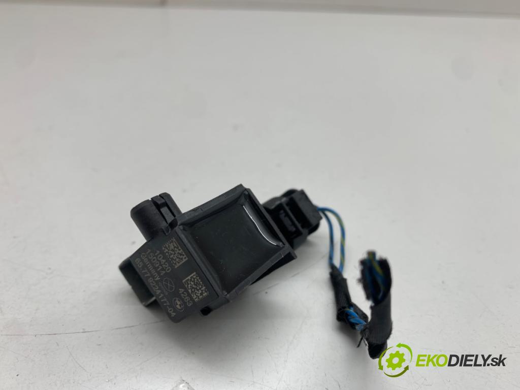 BMW F11 Kombi 2015 230 kW 535 d xDrive 2993 snímač nárazu 9224177 (Snímač nárazu)