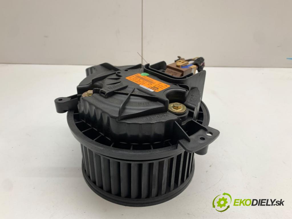 AUDI A4 B6 Kombi 2002 96 kW 1.9 TDI 1896 topení 8E1820021B