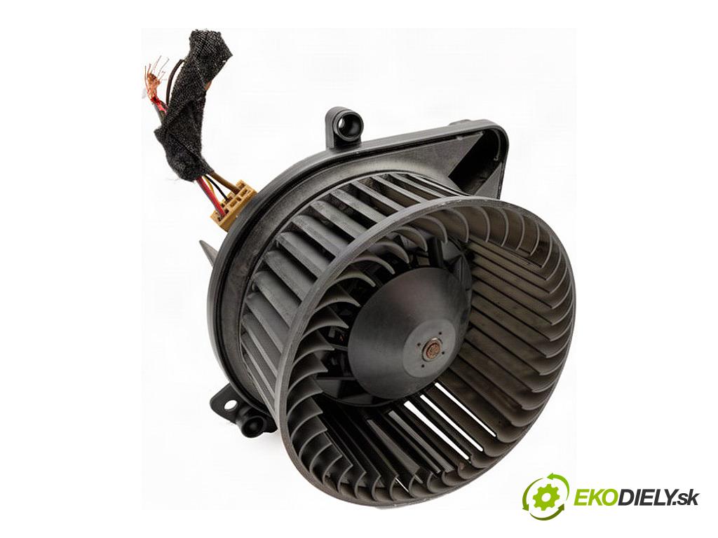 AUDI A4 B6 Kombi 2002 96 kW 1.9 TDI 1896 ventilátor kúrenia 8E1820021B