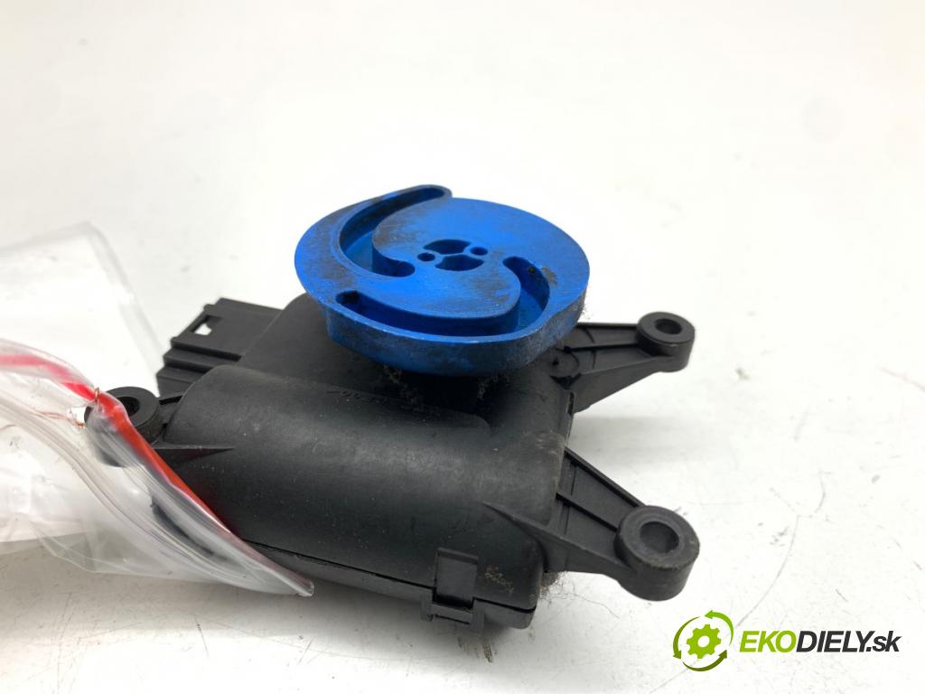 AUDI A4 B6 Kombi 2002 96 kW 1.9 TDI 1896 Motor kúrenia 8E1820511F