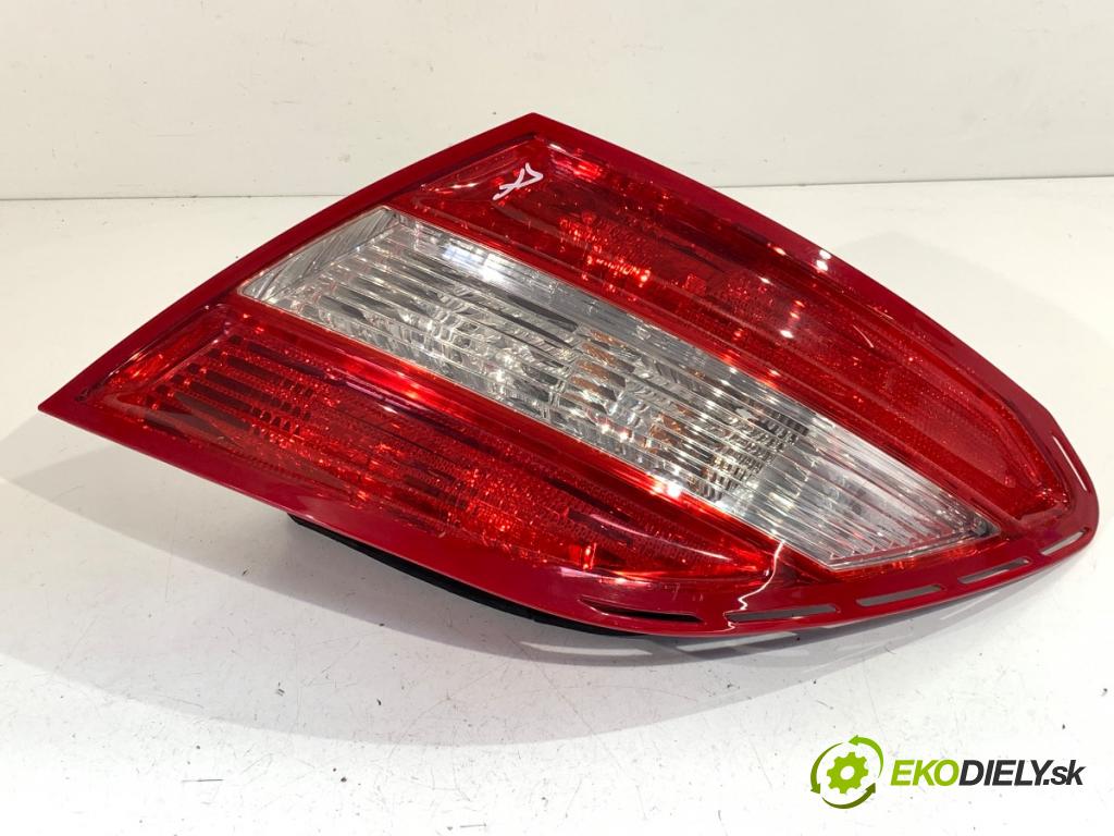 MERCEDES-BENZ W204 sedan 2007 170 kW C 280 (204.054) 2996 Svetlo pravy zad 2048200264R