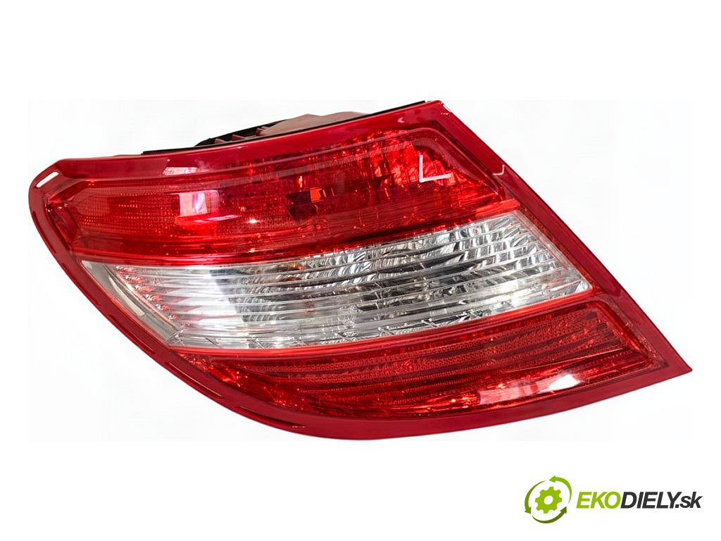 MERCEDES-BENZ W204 sedan 2007 170 kW C 280 (204.054) 2996 Svetlo ľavy zad 2048200164L