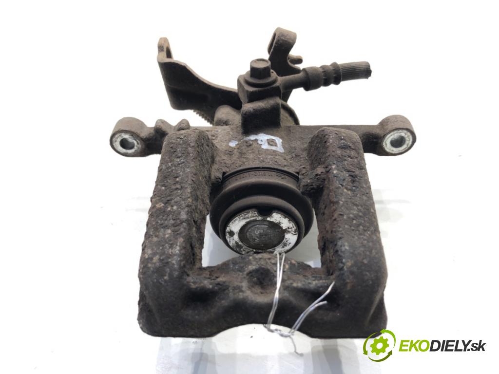 OPEL ASTRA J liftback 2010 81 kW 1.7 CDTI (68) 1686 brzdič třmen pravý zadní část 