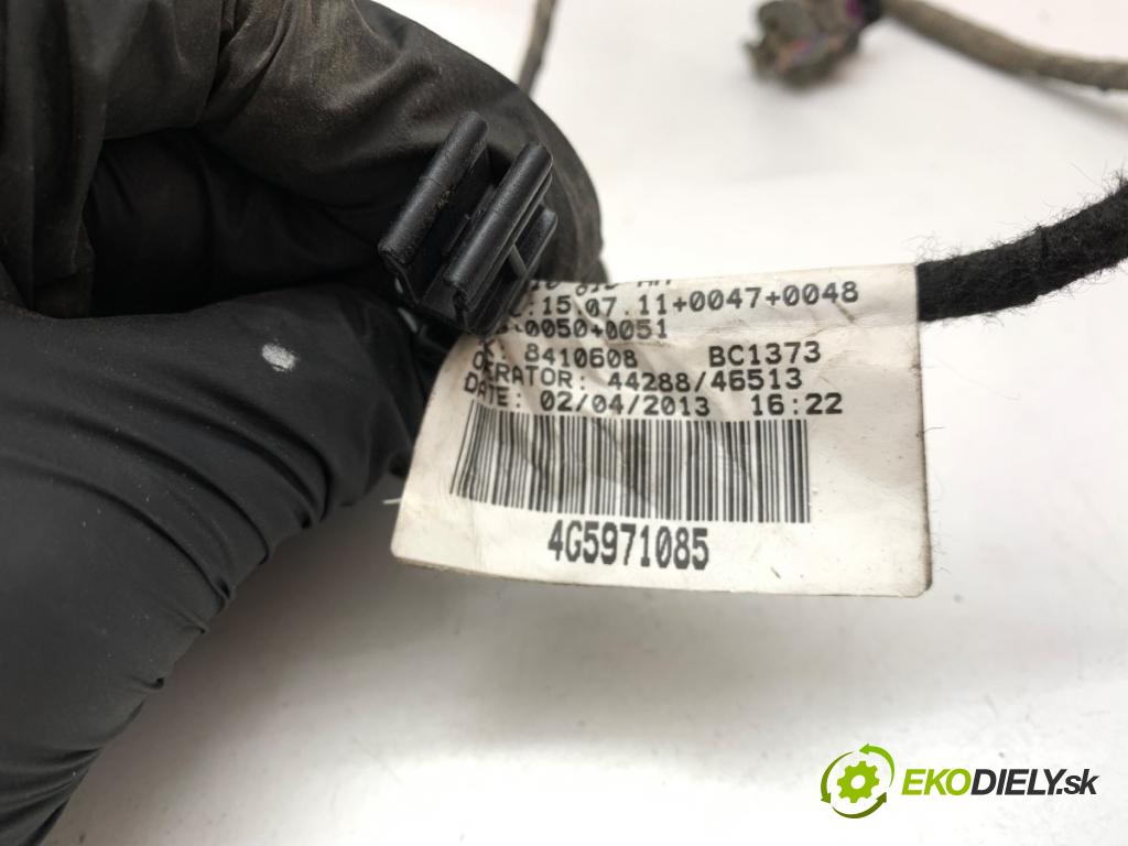 AUDI A6 C7 Kombi 2013 130 kW 2.0 TDI 1968 káblovačka PDC zadní část 4G5971085
