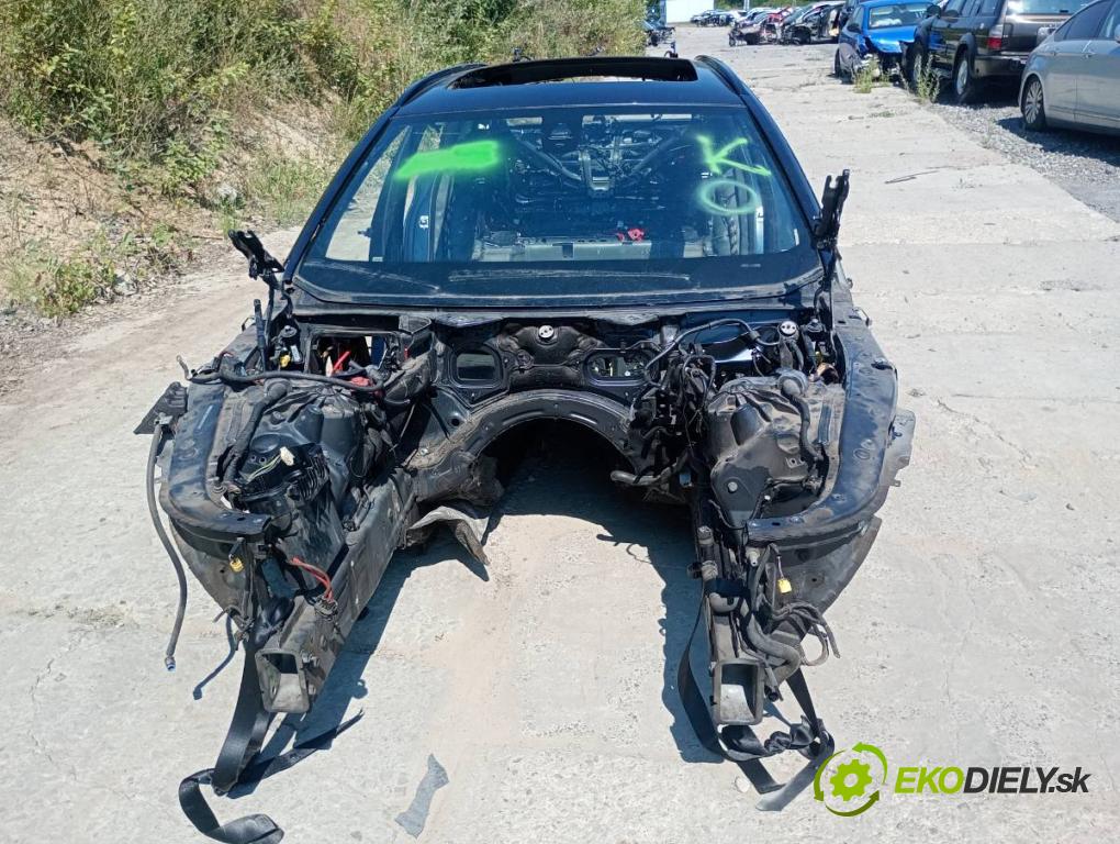 BMW F11 Kombi 2015 230 kW 535 d xDrive 2993 karoséria ČTVRŤÁK: Blatník prah strecha PODŁUŻNICA