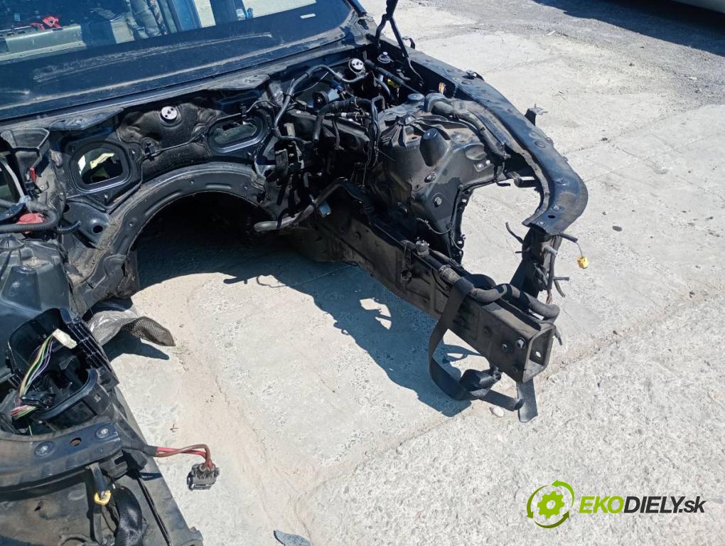 BMW F11 Kombi 2015 230 kW 535 d xDrive 2993 karoséria ČTVRŤÁK: Blatník prah strecha PODŁUŻNICA