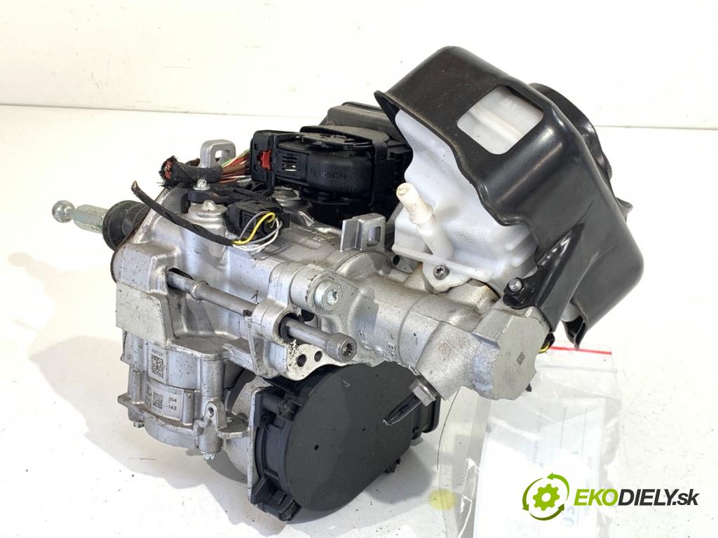 AUDI Q5 FY SUV 2021 195 kW 55 TFSI e quattro 1984 Posilovač bŕzd 80A614105C