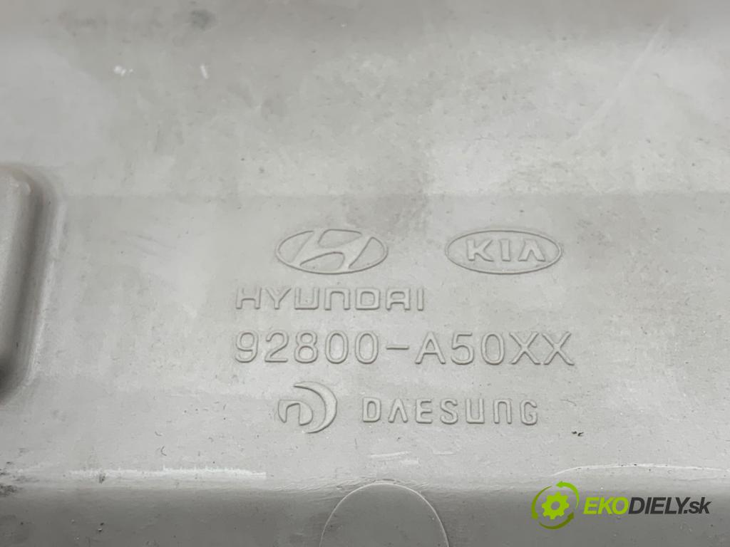 HYUNDAI i30 liftback 2013 81 kW 1.6 CRDi 1582 světlo stropní 92800-A5010