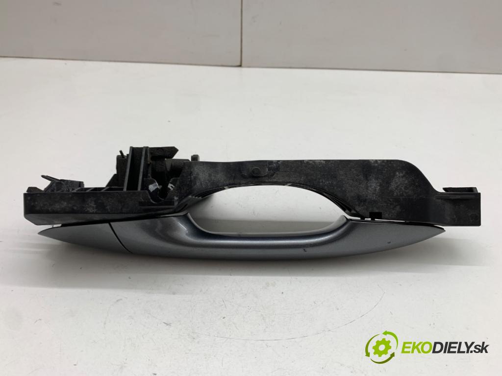 HYUNDAI i30 liftback 2013 81 kW 1.6 CRDi 1582 klika vnejší pravý přední část