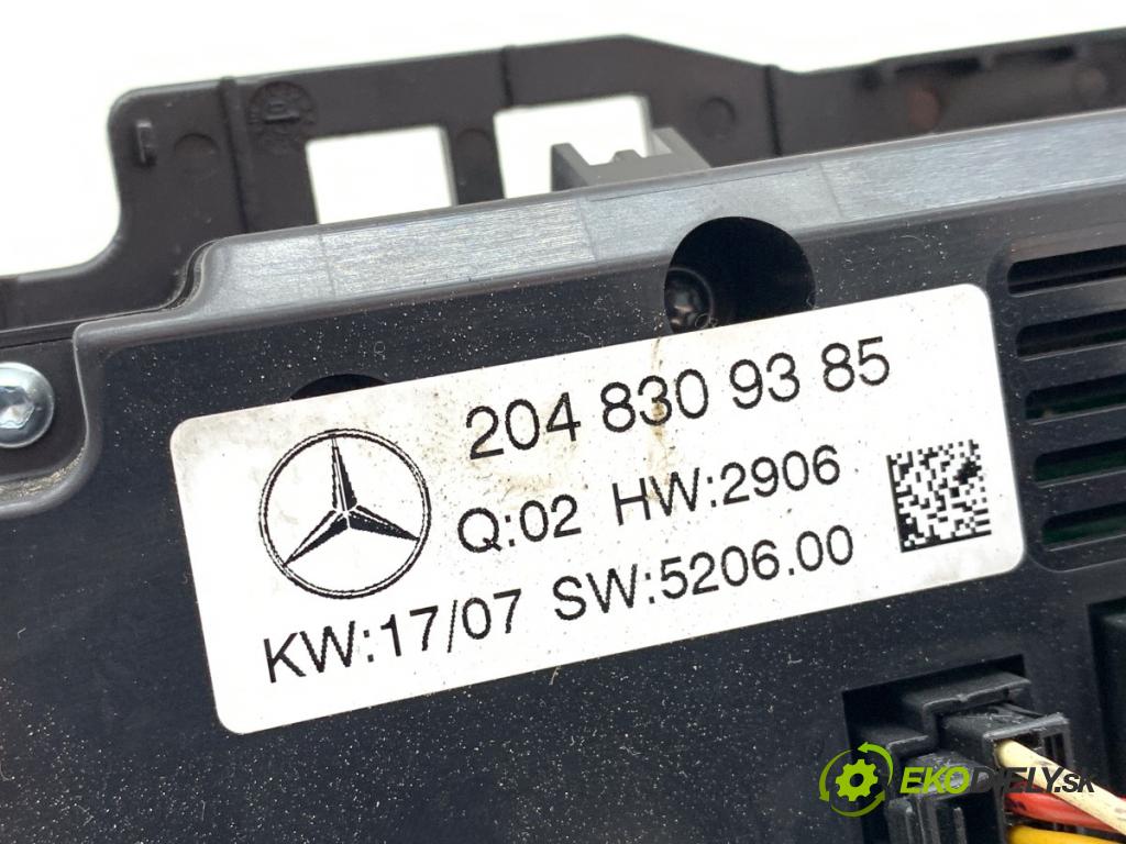 MERCEDES-BENZ W204 sedan 2007 170 kW C 280 (204.054) 2996 Panel ovládaní topení 2048309385 (Páčky pod volantem)
