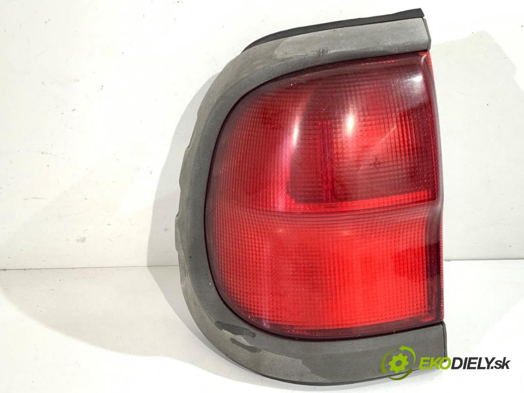 NISSAN TERRANO II samochód terenowy zamknięty 2000 92 kW 2.7 TDi 4WD 2664 světlo levý zadní část 268550X000